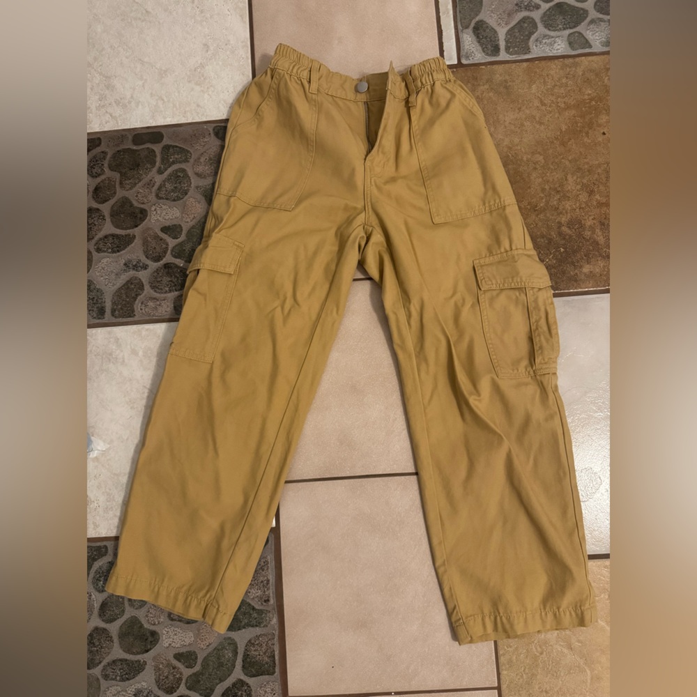 Aeropostale Women's Cargo Pants in Mustard Yellow